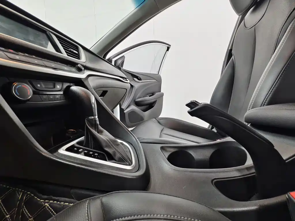 Buick Excelle 2021 — фото 12
