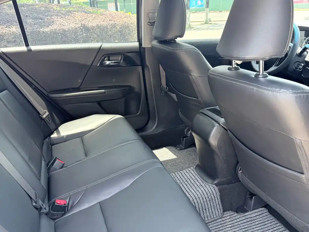 Honda Accord 2018 — фото 14