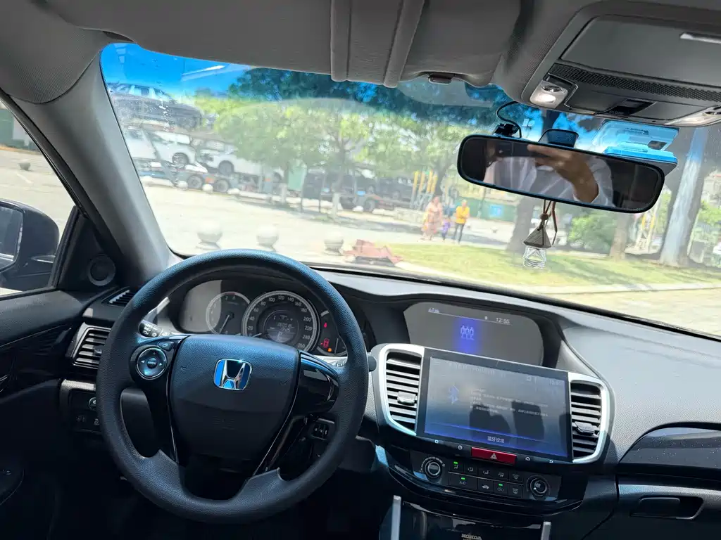 Honda Accord 2018 — фото 11