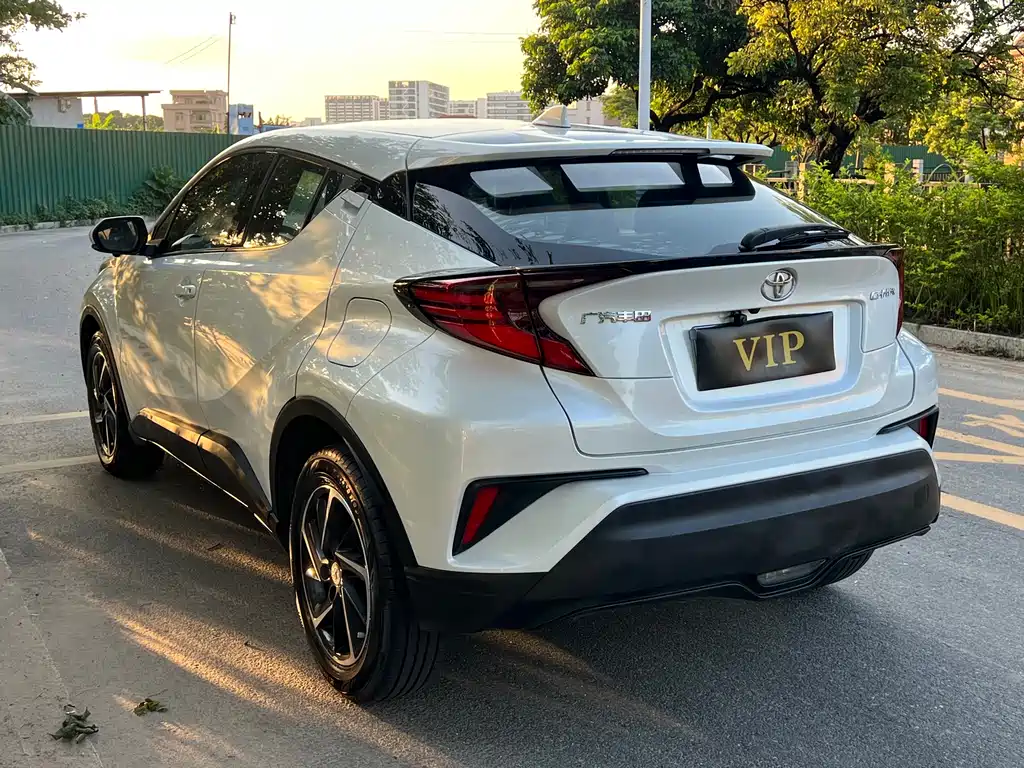 Toyota C-HR 2022 — фото 9