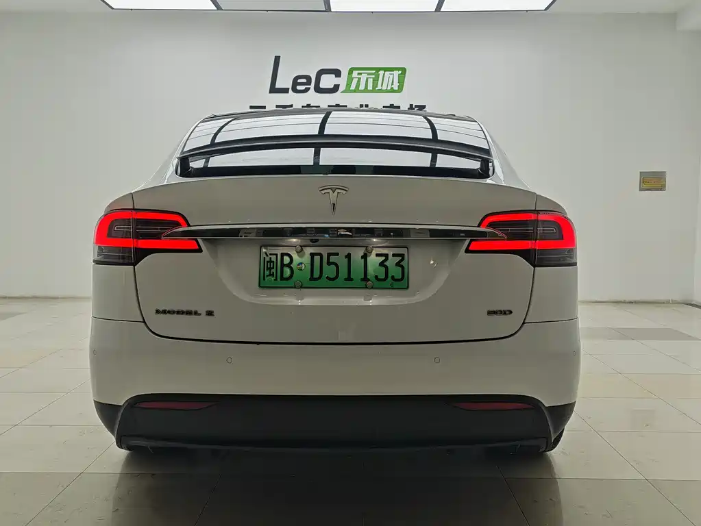 Tesla Model X 2017 — фото 5