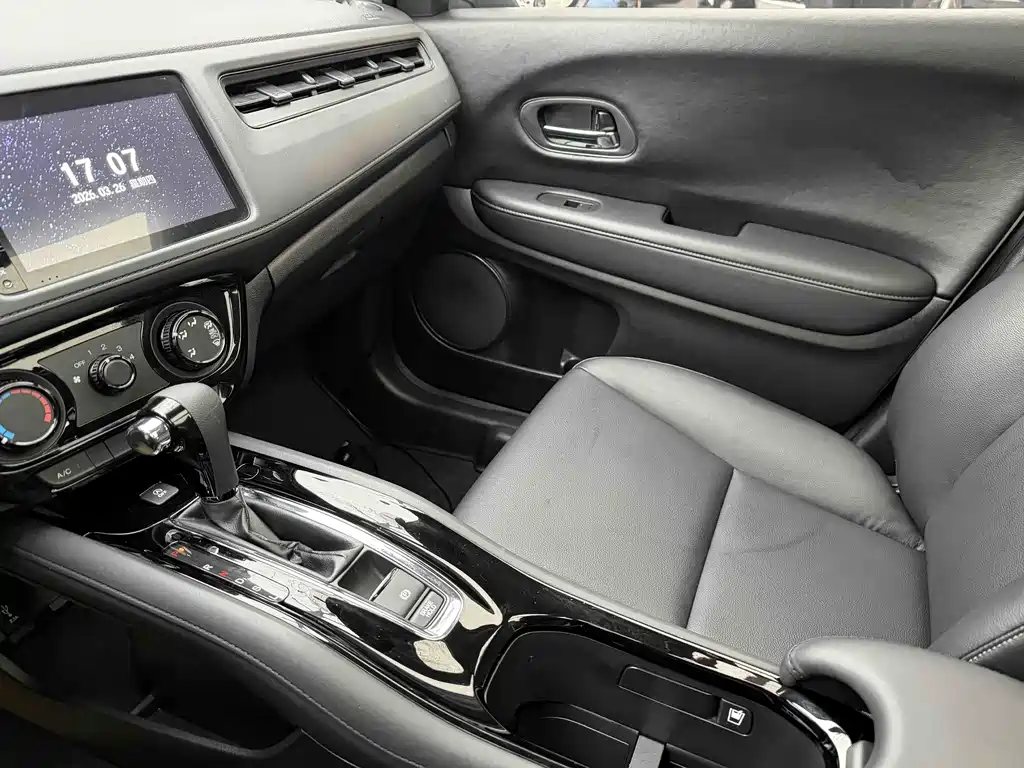 Honda Vezel 2022 — фото 13