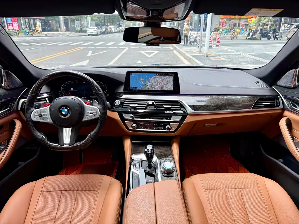 BMW 5 Series 2020 — фото 10