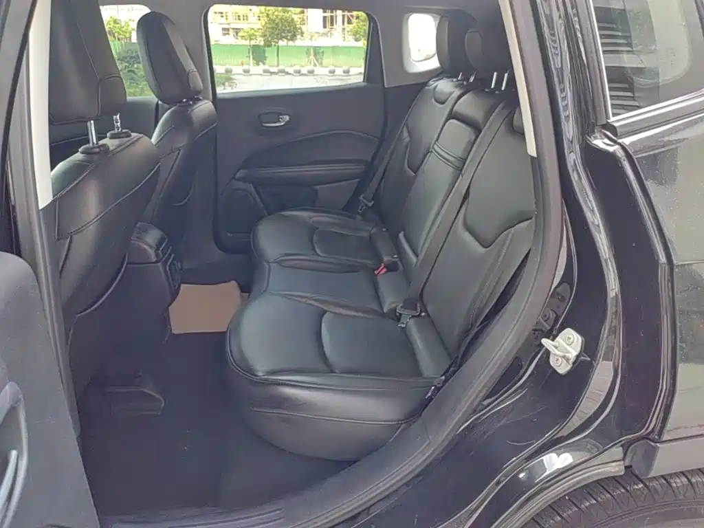Jeep Compass 2019 — фото 17