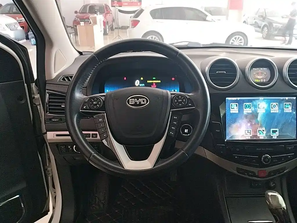 BYD S7 2015 — фото 10