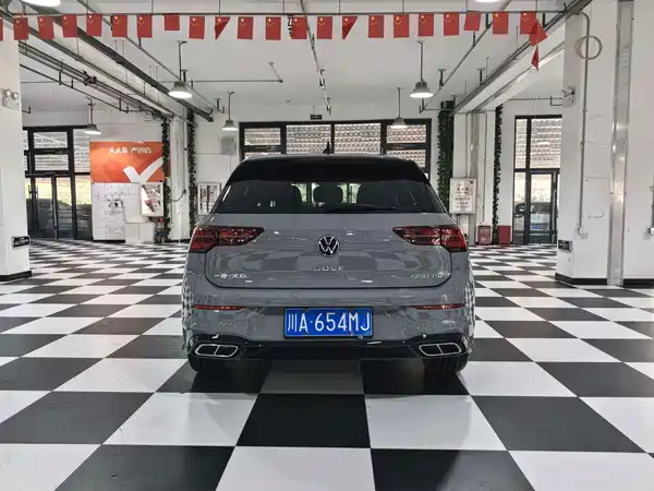 Volkswagen Golf 2021