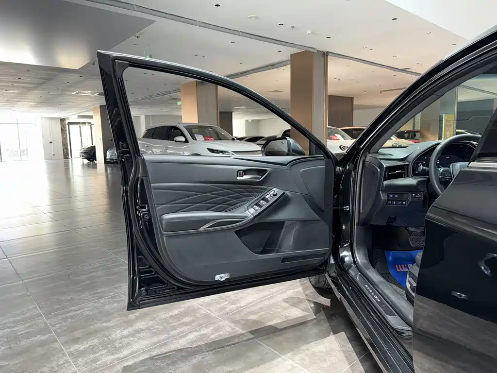 Toyota Avalon 2023 — фото 13