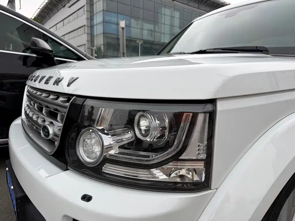 Land Rover Discovery 2014 — фото 31