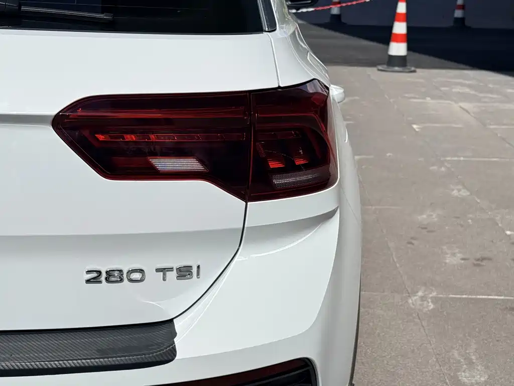 Volkswagen T-Roc 2022 — фото 8