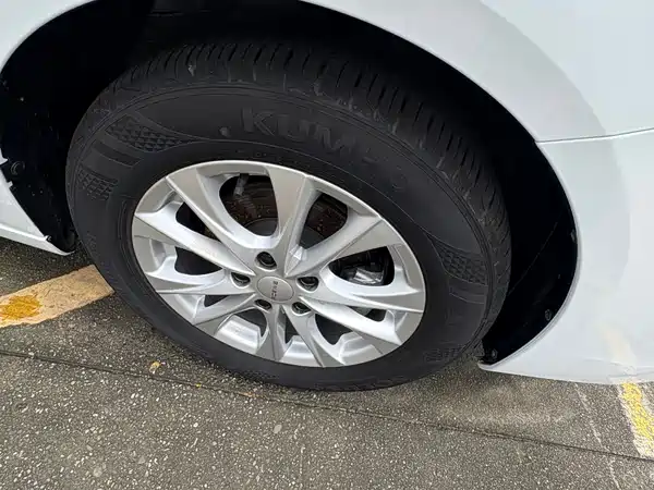 Roewe i5 2025