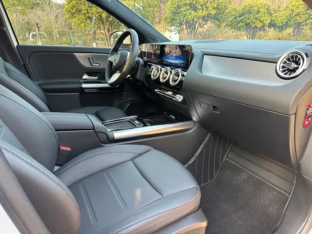 Mercedes-Benz GLA 2024 — фото 13