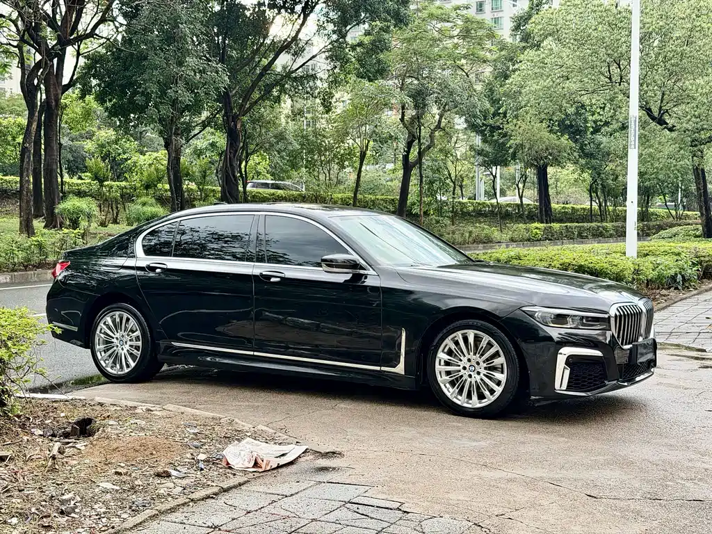 BMW 7 Series 2015 — фото 3
