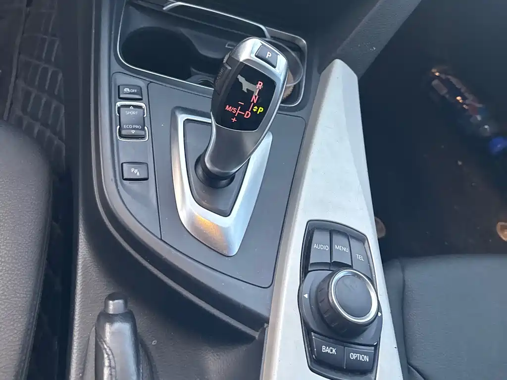 BMW 3 Series 2016 — фото 14