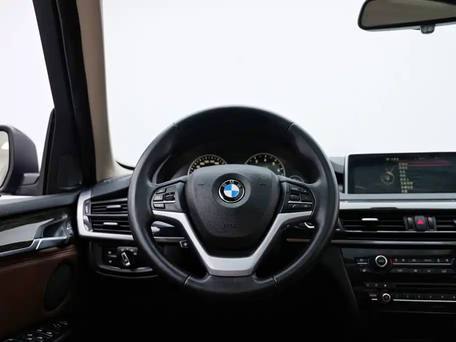 BMW X5 2015 — фото 12