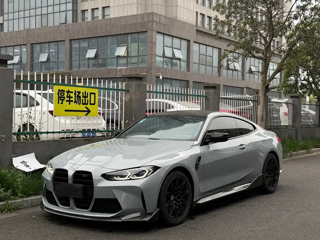 BMW M4 2023 — фото 1