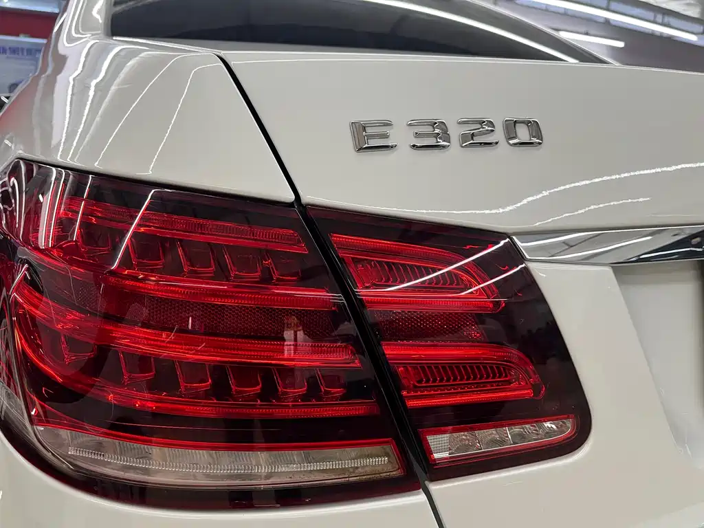 Mercedes-Benz E-Class 2014 — фото 11