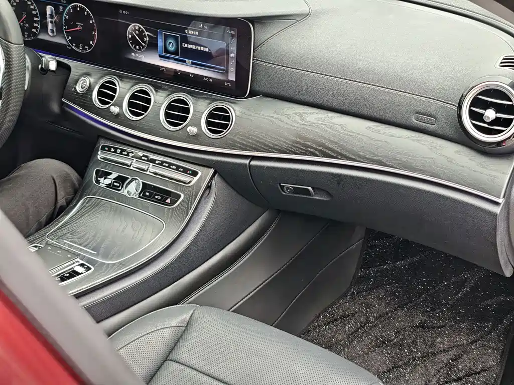 Mercedes-Benz E-Class 2019 — фото 13