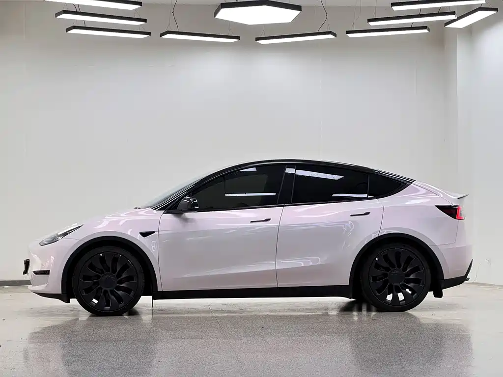 Tesla Model Y 2023 — фото 4