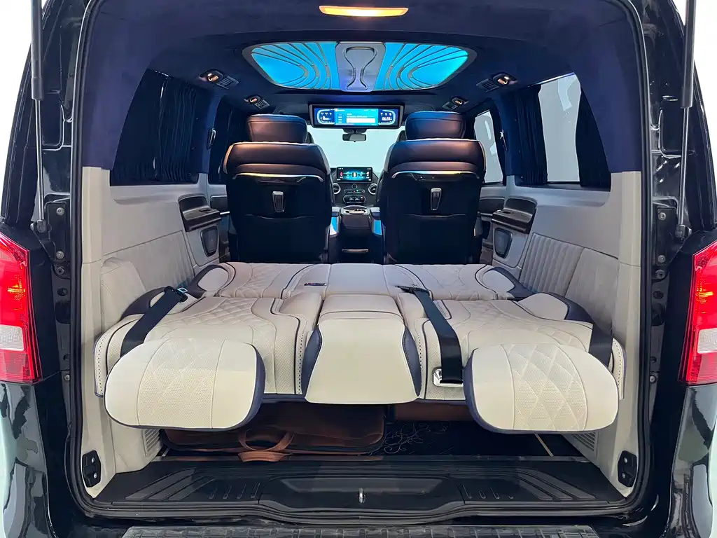Mercedes-Benz Vito 2022 — фото 16