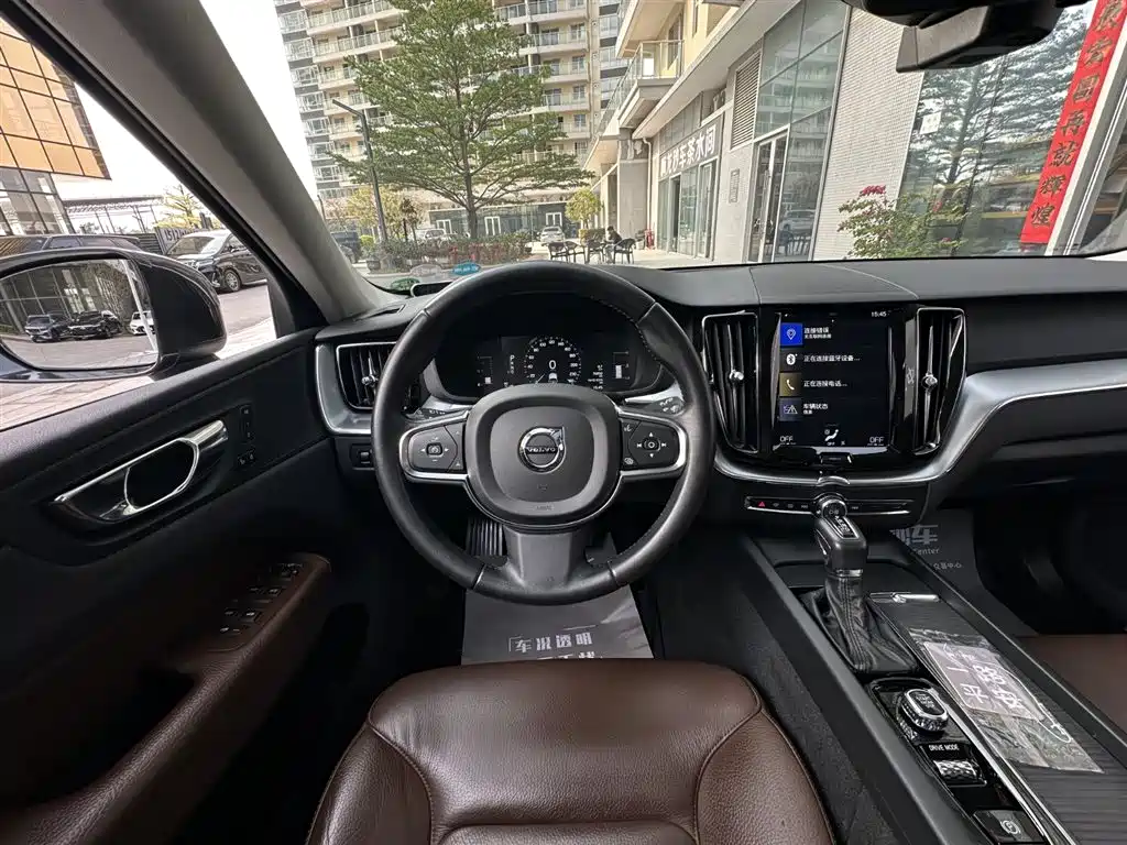 Volvo XC60 2020 — фото 16