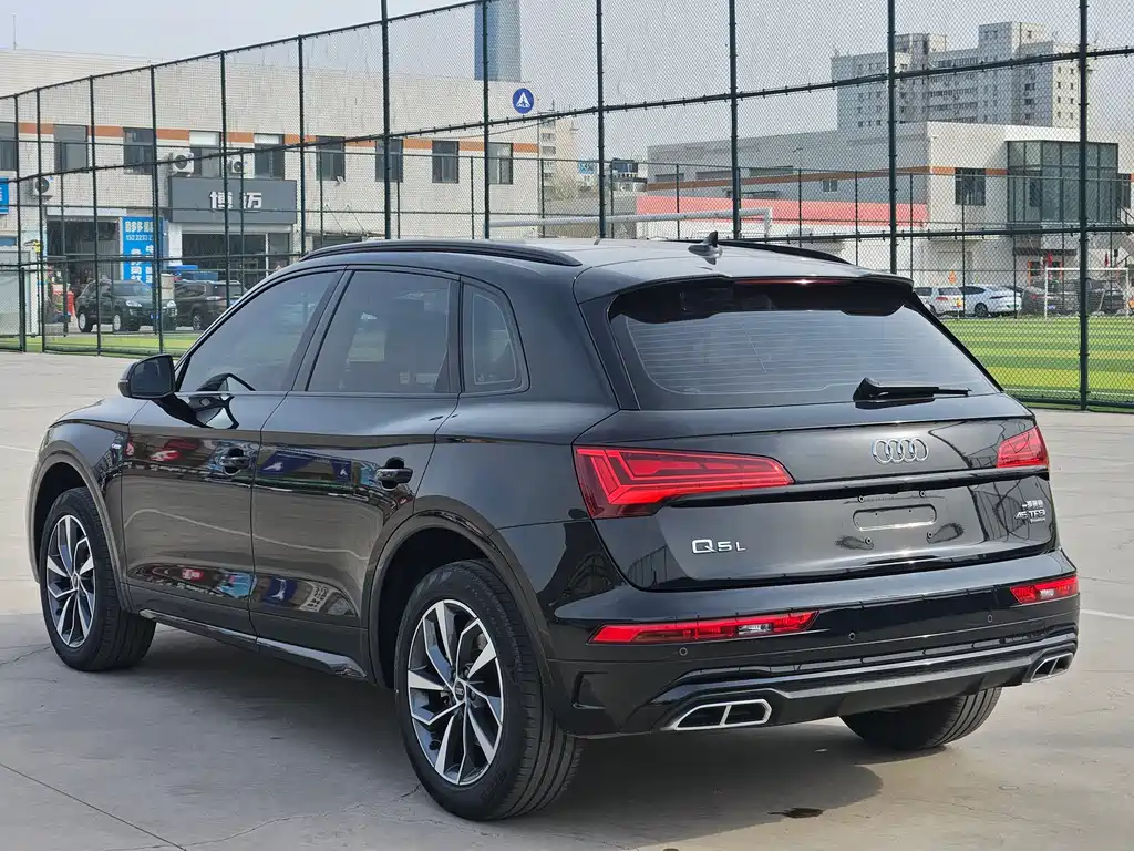 Audi Q5L 2023 — фото 4