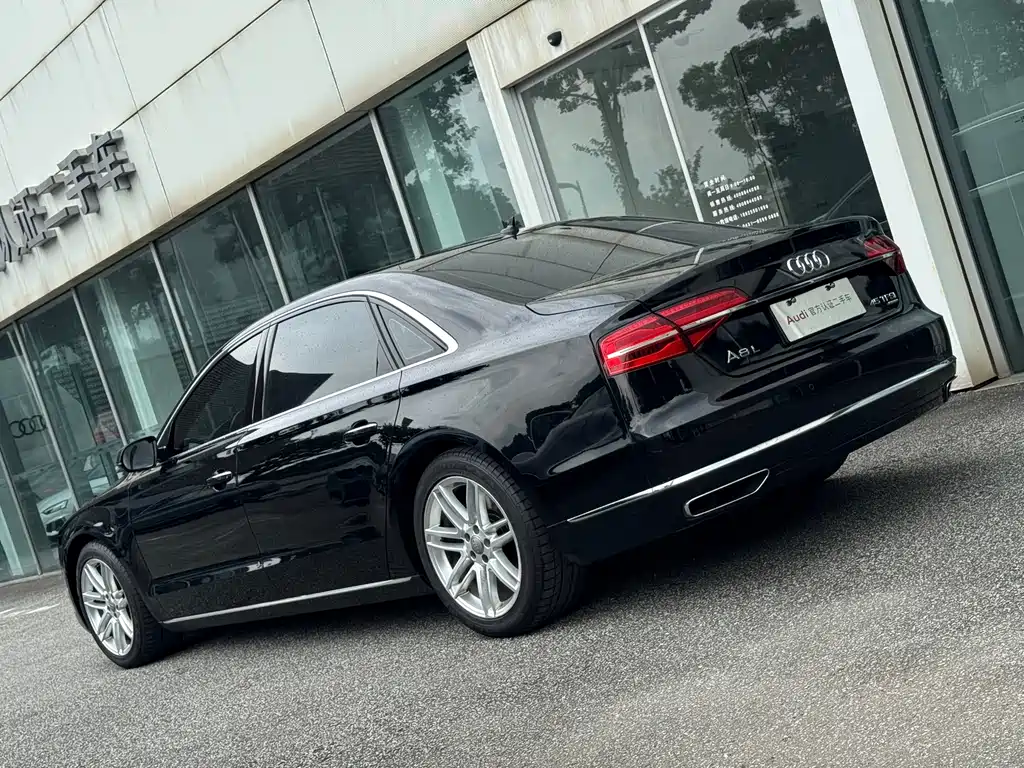 Audi A8 2016 — фото 10