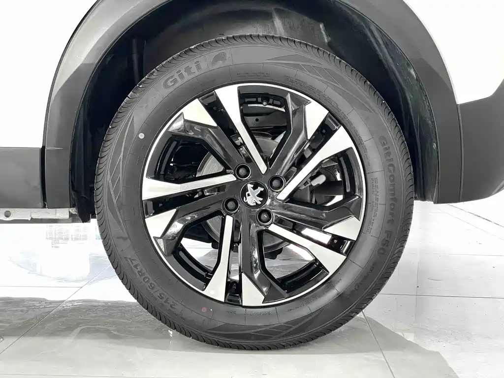 Peugeot 2008 2023 — фото 14