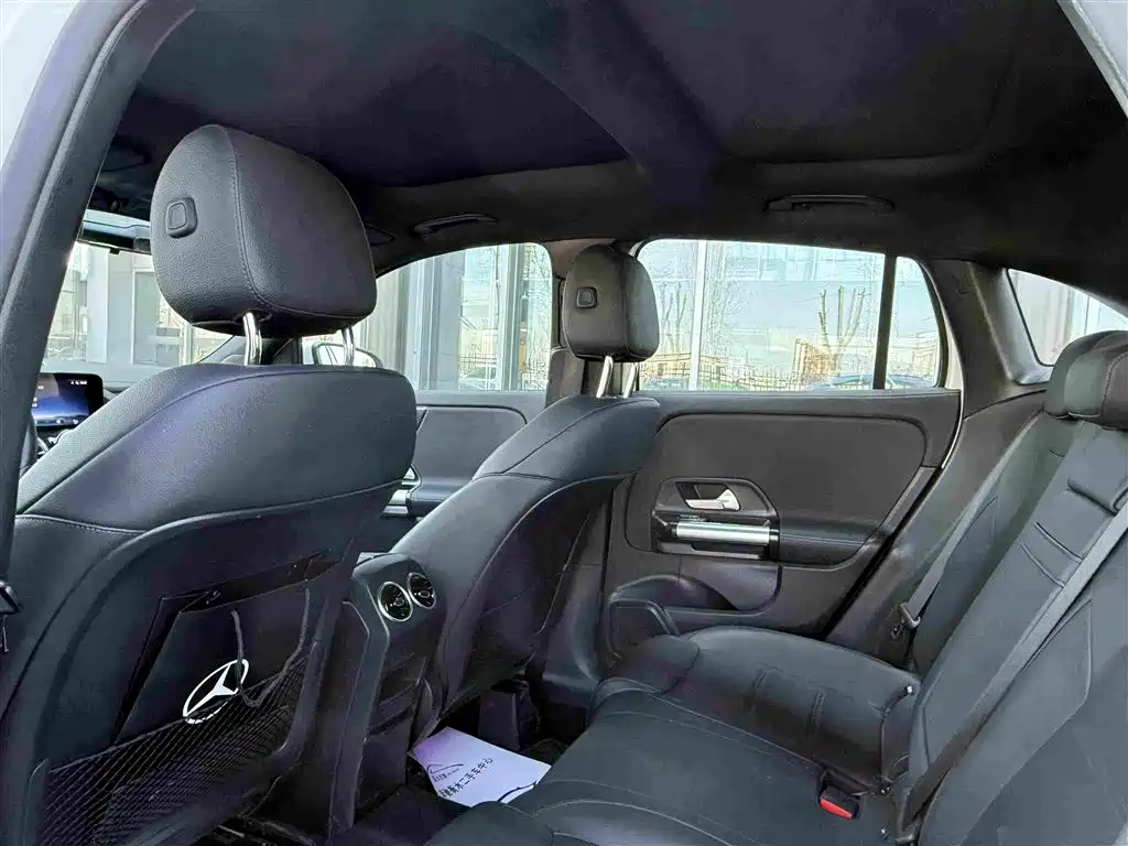 Mercedes-Benz GLA 2024 — фото 13