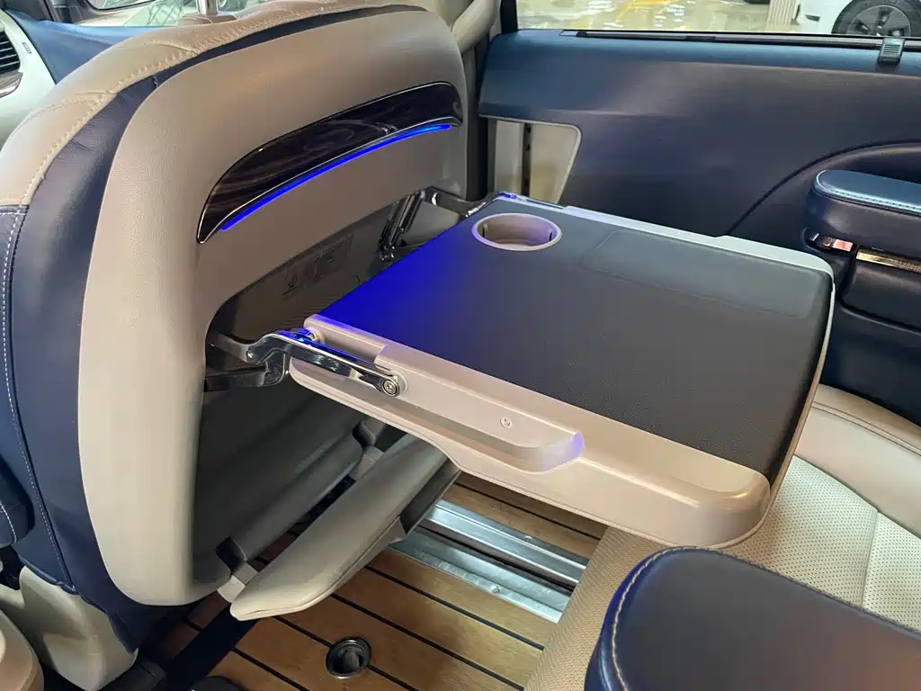 Toyota Sienna 2017 — фото 18