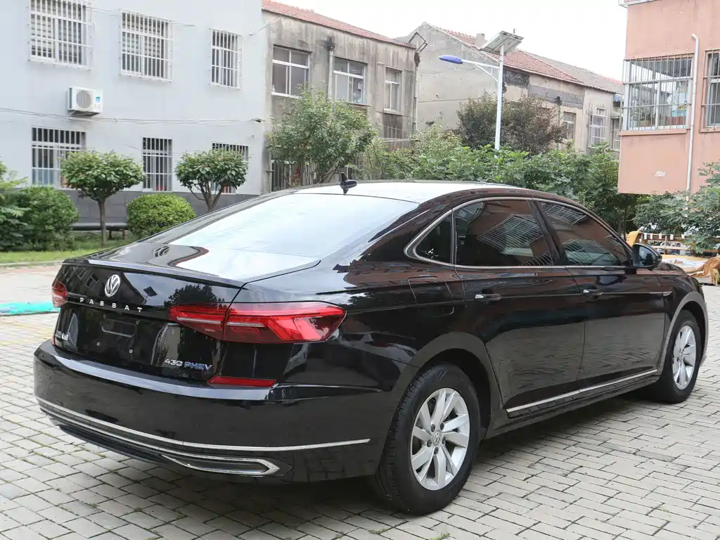 Volkswagen Passat Plug-In Hybrid 2020 — фото 7