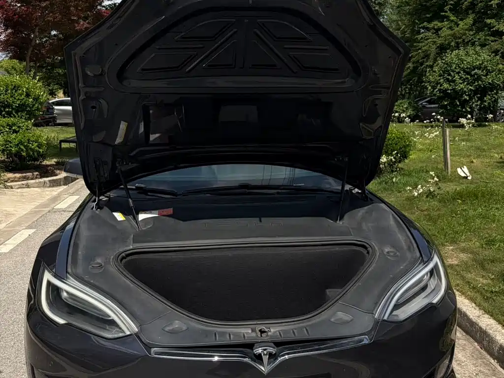 Tesla Model S 2017 — фото 18