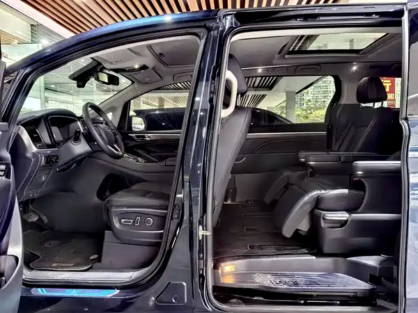 GAC Trumpchi M8 2021