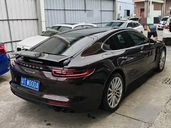 Porsche Panamera 2019