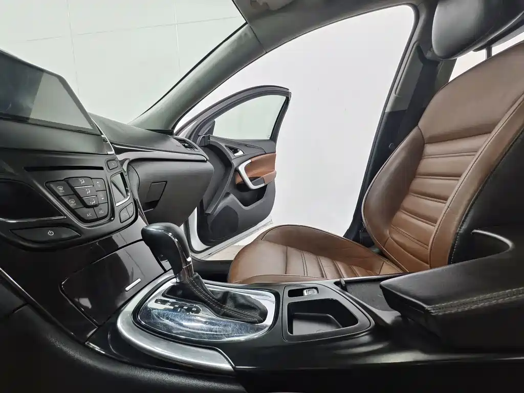 Buick Regal 2015 — фото 12