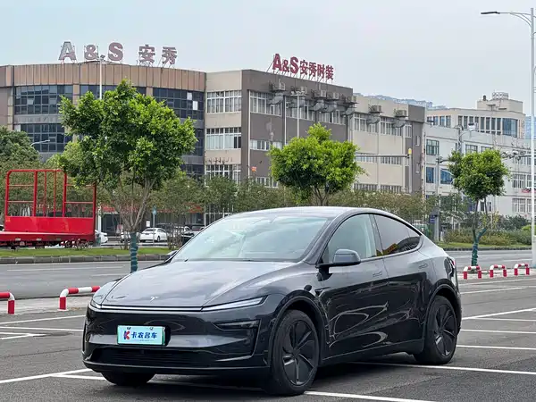 Tesla Model Y 2026
