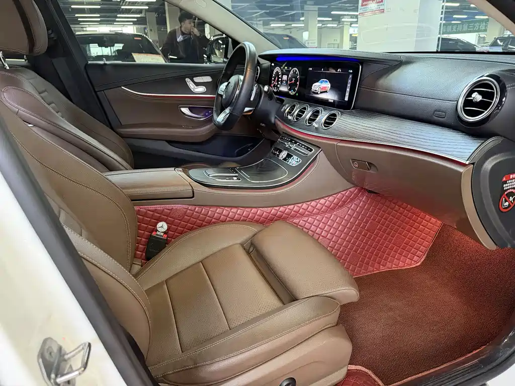 Mercedes-Benz E-Class 2019 — фото 10