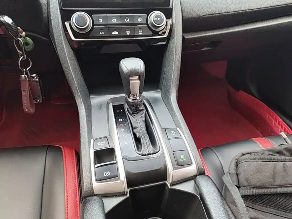 Honda Civic 2018 — фото 14