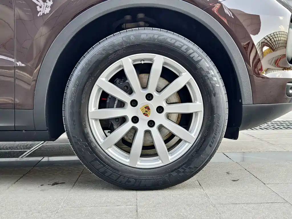 Porsche Cayenne 2018 — фото 22