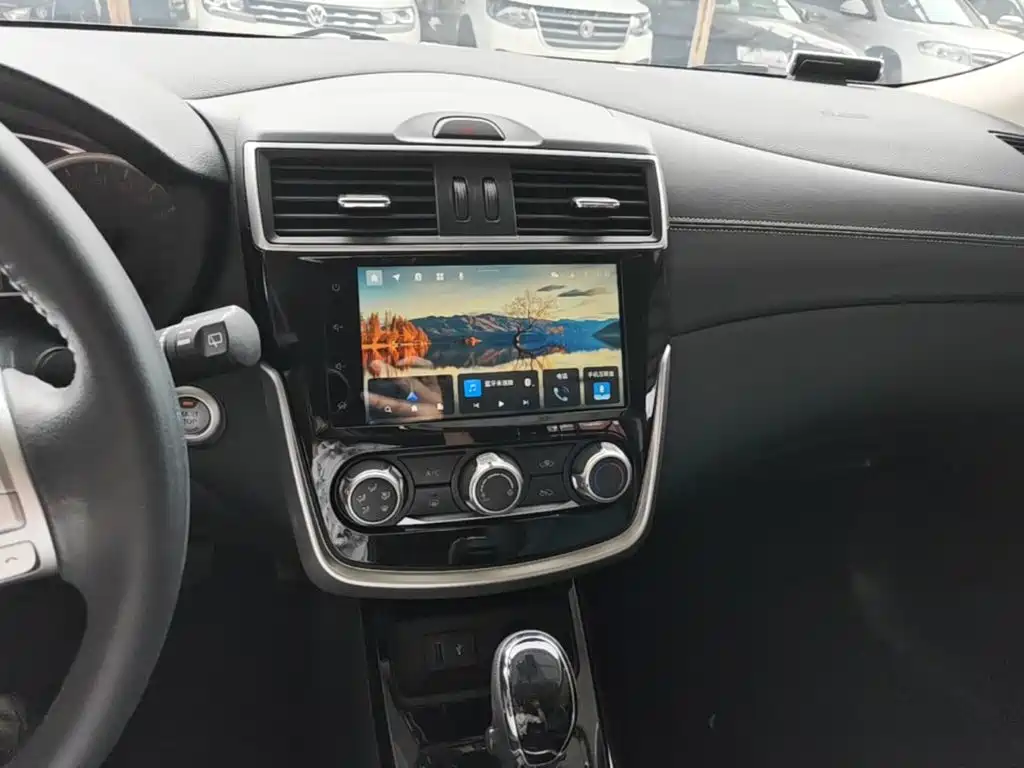 Nissan Tiida 2020 — фото 13