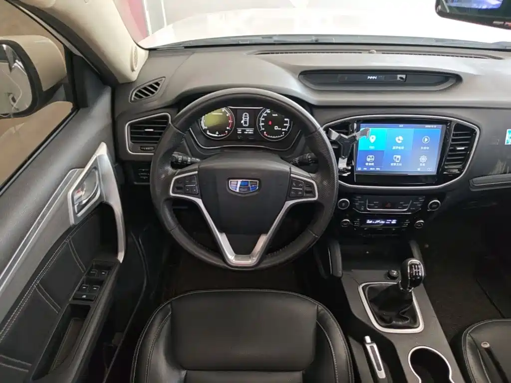 Geely Vision X6 2016 — фото 17