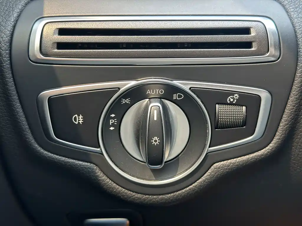 Mercedes-Benz C-Class 2021 — фото 26