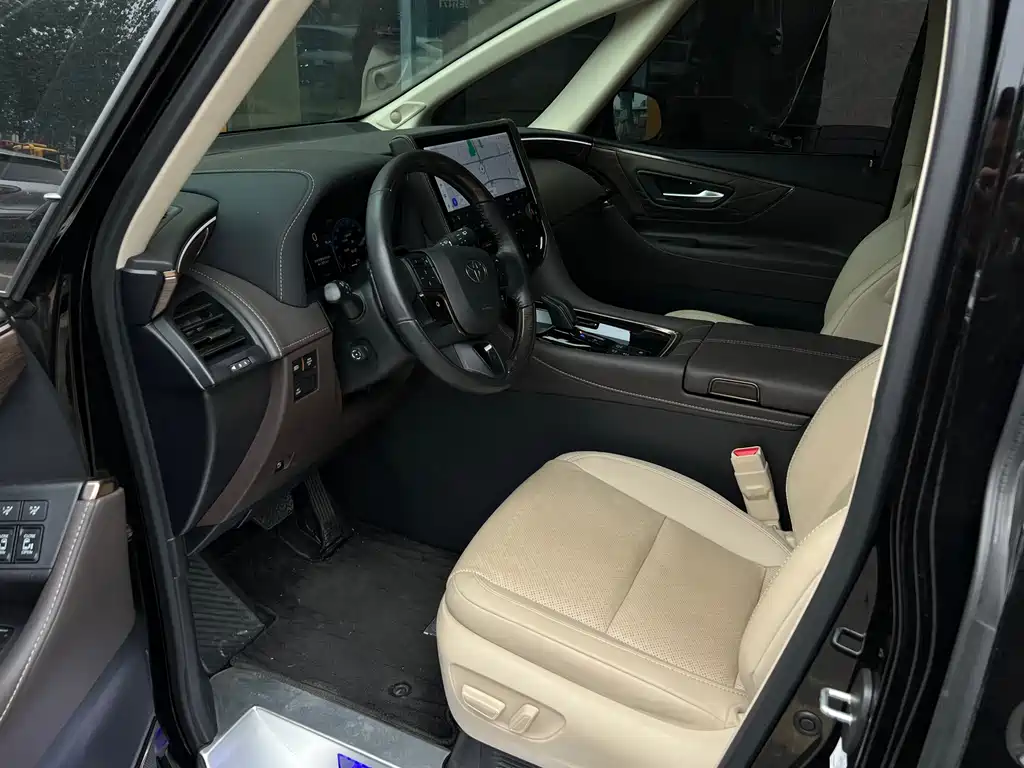 Toyota Alphard 2024 — фото 2