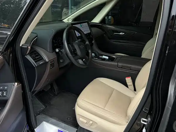 Toyota Alphard 2024