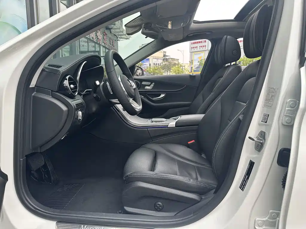 Mercedes-Benz C-Class 2020 — фото 18