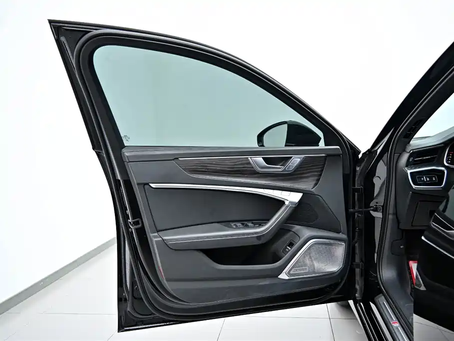Audi A6L 2024 — фото 19