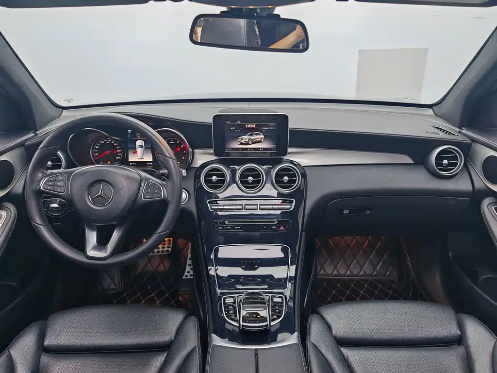 Mercedes-Benz GLC 2018 — фото 15