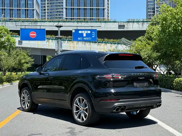 Porsche Cayenne 2023