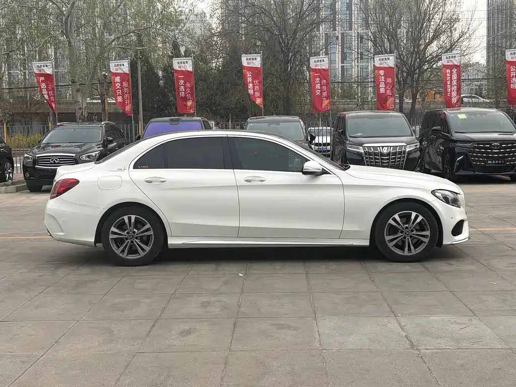 Mercedes-Benz C-Class 2017 — фото 4
