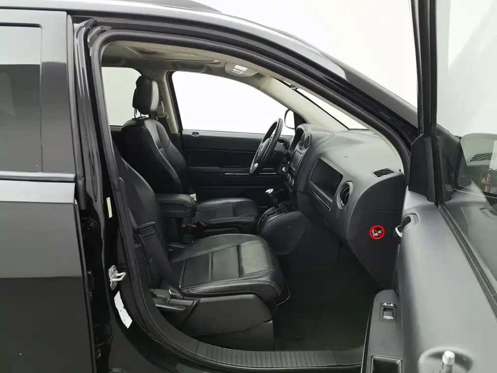Jeep Compass 2012 — фото 23
