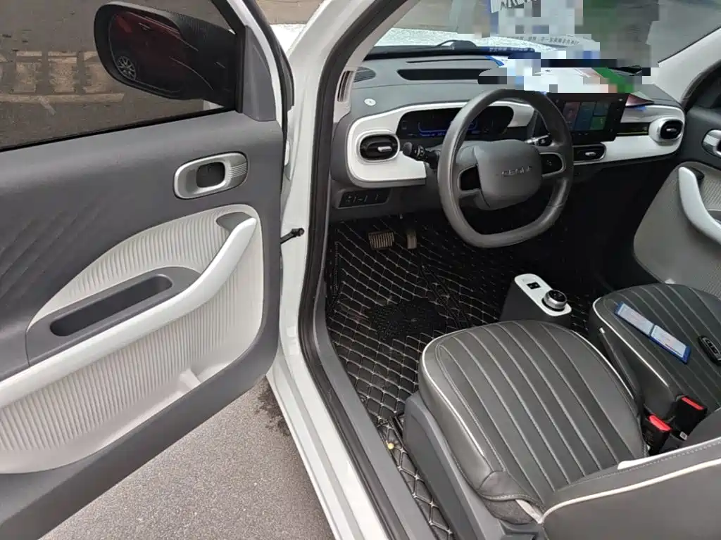 Geely Galaxy Panda 2025 — фото 16